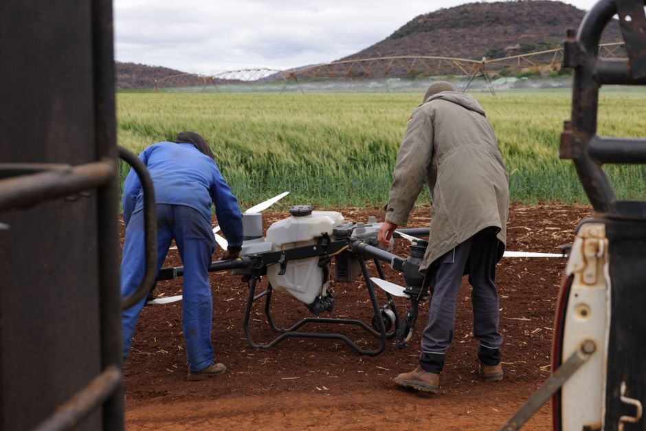 Dam inspection advantages with survey drones for safety